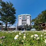 Harrys' Garden Hotell 4*