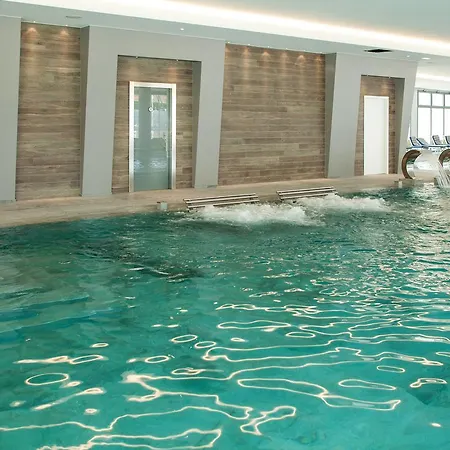 Harrys' Garden Hotel