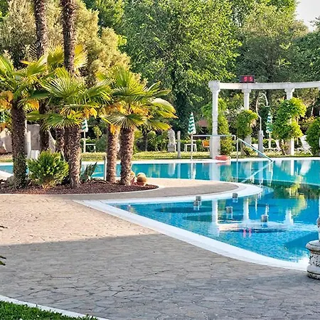 Hotel Harrys' Garden 4*