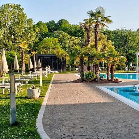 Harrys' Garden 4*