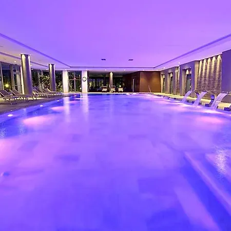 Harrys' Garden Hotel 4*