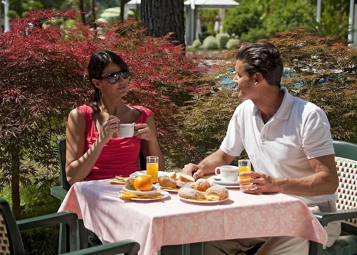 فندق Harrys' Garden 4*