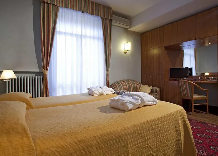 Harrys' Garden Hotel