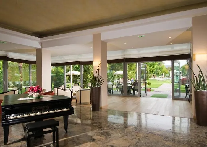 Hotel Harrys' Garden 4*
