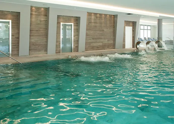 Harrys' Garden Hotel