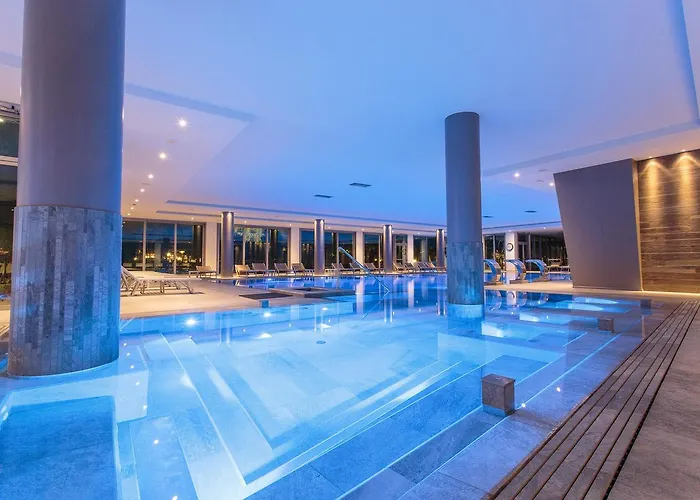 Harrys' Garden Hotel