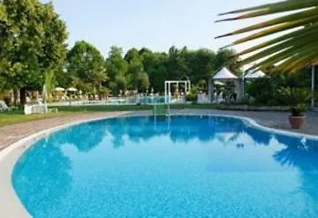 Harrys' Garden Hotel 4*