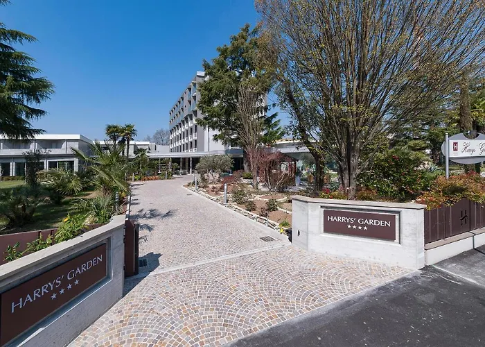 Hotel Harrys' Garden